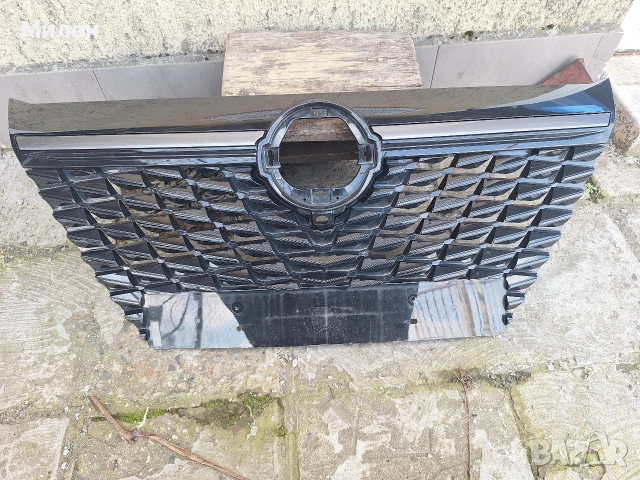 Nissan Qashqai J12 Facelift 2024 Година Декоративна Решетка Пред Радиатора