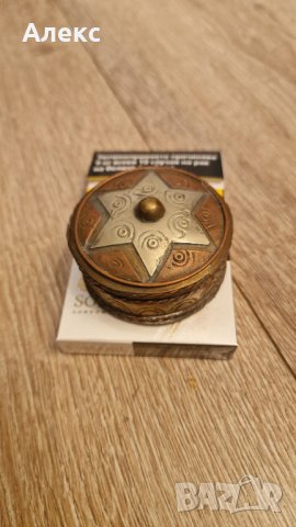 Антична малка кутийка– мед, ръчно кована., снимка 4 - Антикварни и старинни предмети - 40623861