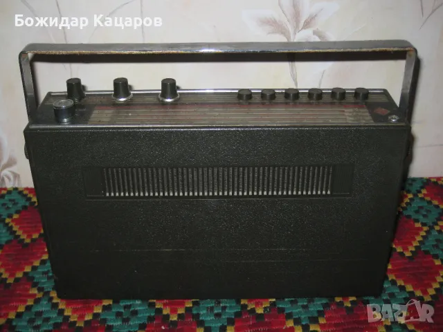 Рядко срещано преносимо радио.Цена- 10 евро.. Пращам по Еконт. За София, може и лично да си го вземе, снимка 3 - Радиокасетофони, транзистори - 49726637