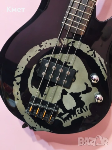 B.C. Rich Havoc Skull One bass , бас китара модел на John Moyer от Disturbed, снимка 6 - Китари - 54211626
