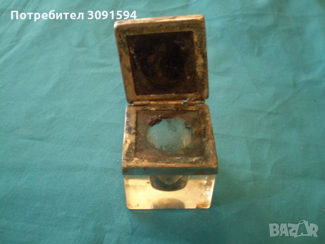  Малка Стъклена Мастилница с Никелов Капак