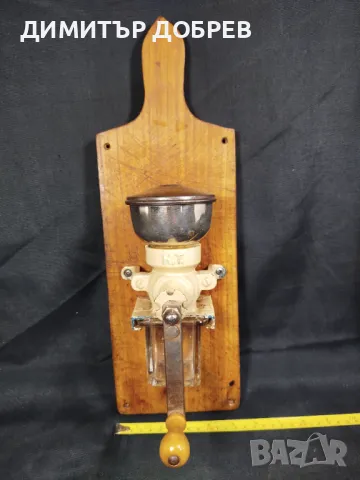 СТАРА РЕТРО МЕЛНИЦА ЗА КАФЕ РЪЧНА КАФЕМЕЛАЧКА ЗА СТЕНА, снимка 10 - Антикварни и старинни предмети - 47594099