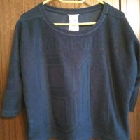 Спортна къса тъмно синя блуза със щампа , снимка 1 - Блузи с дълъг ръкав и пуловери - 30395826