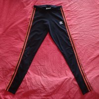 Оригинален тъмно син клин Adidas Originals Active Icon 3-Stripe Leggings, снимка 2 - Клинове - 40546482