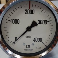 Манометър Fessel 630 bar 4000kN Ф 100 pressure gauge, снимка 2 - Резервни части за машини - 39001414