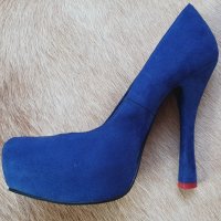 Обувки Love Moschino 37 номер, снимка 3 - Дамски обувки на ток - 42730101
