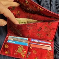 Голямо  портмоне от КОПРИНА,  японски стил, бордо на цветя, снимка 2 - Портфейли, портмонета - 39488353