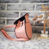 Малка твърда дамска чанта Addison с метална дръжка – тип халка и дълга дръжка. Розов цвят, снимка 5 - Чанти - 31413334