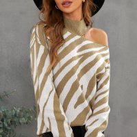 Дамски пуловер в бежов цвят със зебра принт и голо рамо, снимка 8 - Блузи с дълъг ръкав и пуловери - 42781498