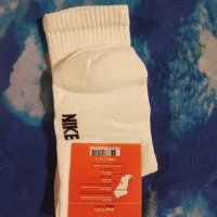 Чорапи в кутия, снимка 2 - Дамски чорапи - 40137510