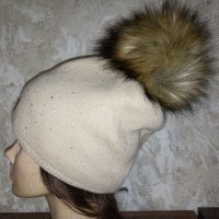 Woolk- Нова дамска зимна шапка с помпон и камъчета , снимка 6 - Шапки - 38334725