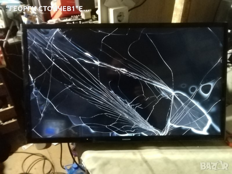 SAMSUNG   UE32J4000AW  СЪС СЧУПЕН ДИСПЛЕЙ , снимка 1
