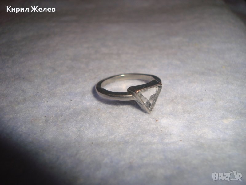 СТИЛЕН СРЕБРИСТ НЕЖЕН МОДЕН АРТ ПРЪСТЕН с ТРИЪГЪЛЕН ФАСЕТИРАН КРИСТАЛ 27564, снимка 1