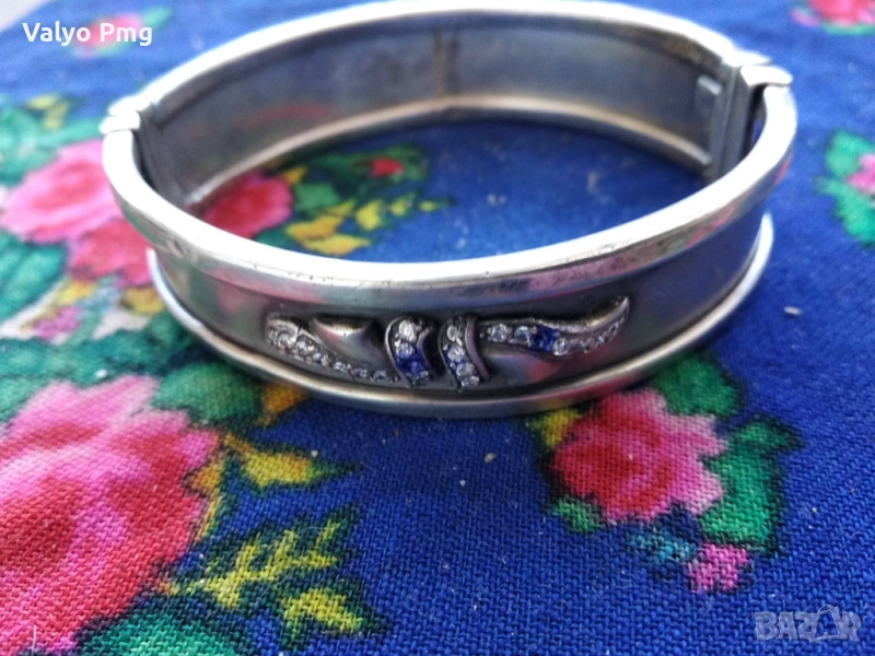 Сребърна гривна с орнаменти, снимка 1