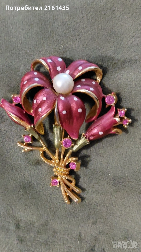 Прекрасна ретро брошка с емайл , снимка 1