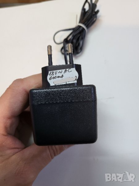 захранващ адаптер 18 волта 0.6 ампера , снимка 1