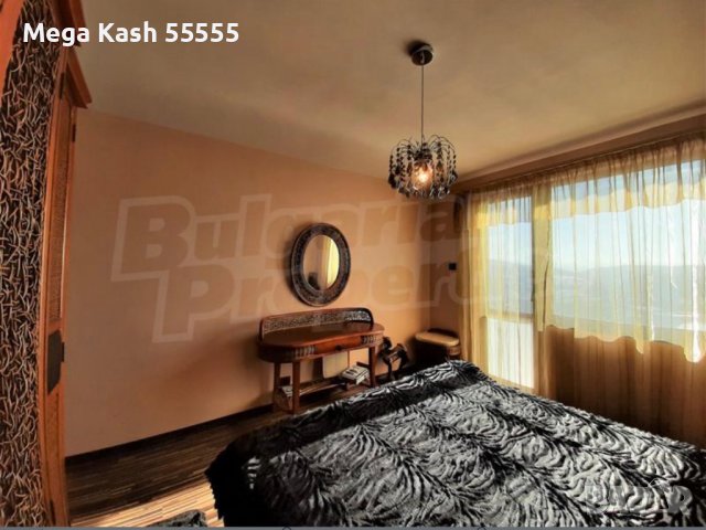 Продавам къща с панорамна гледка към целия град , снимка 4 - Къщи - 38780398