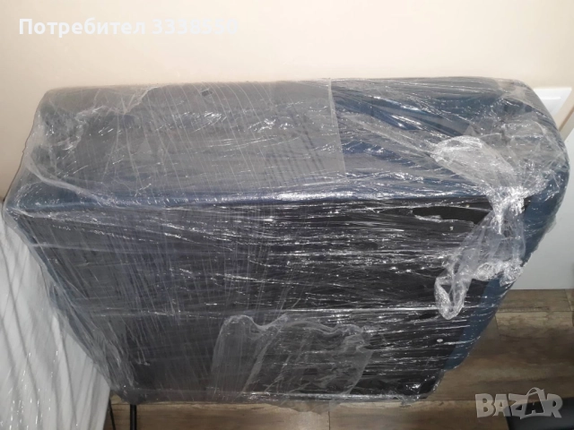 Офис стол на половин цвна