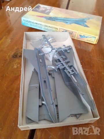 Стар самолетен модел SAAB-J35, снимка 3 - Други ценни предмети - 31289041