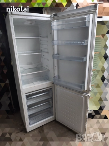 Хладилник с фризер Beko, снимка 2 - Хладилници - 47801622