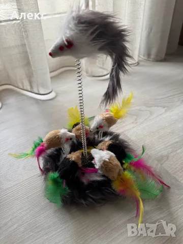 Играчка за малко коте