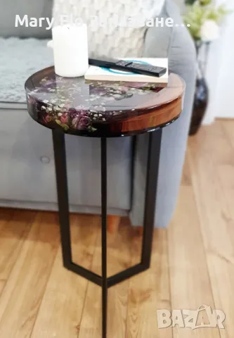 Луксозна помощна маса с цветя в епоксидна смола и метални кракана основа + Подарък, снимка 2 - Маси - 49150023