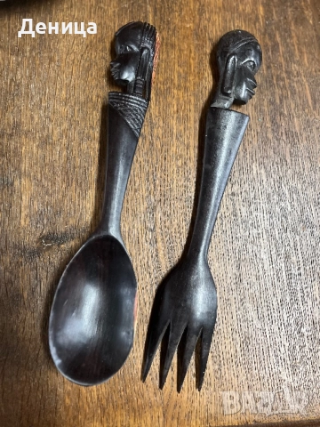 Комплект  ръчно резбовани дървени прибори за сервиране на салата