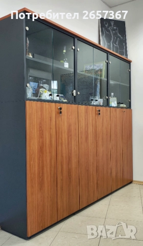 Секция с витрина на " Dromeas "