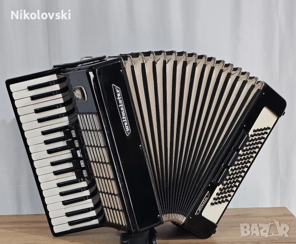 Акордеон Weltmeister Stella 