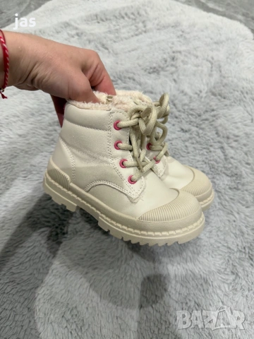 Детски боти 25 номер, снимка 4 - Детски боти и ботуши - 53883342