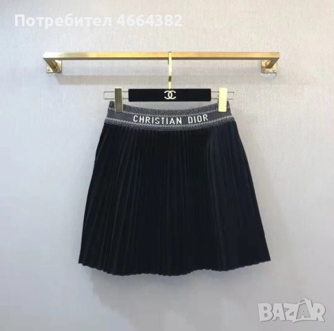 Къса поличка от велур в черно Christian Dior, снимка 2 - Поли - 52587543