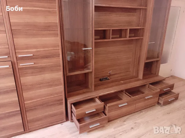 Холна секция с витрина, снимка 3 - Секции и витрини - 55753685