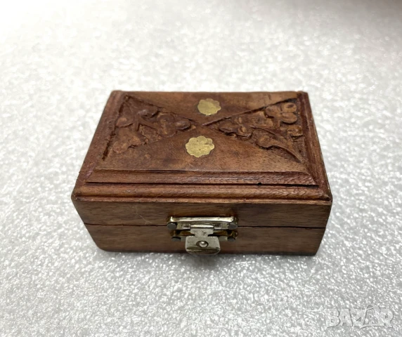 Малка стара Гравирана дървена Кутия за бижута, снимка 2 - Декорация за дома - 51130804