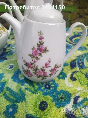 Порцеланови чайници.