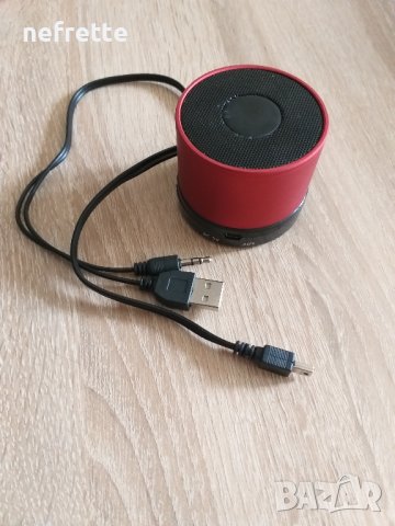 Червена преносима Bluetooth тонколона, снимка 2 - Слушалки и портативни колонки - 42301690
