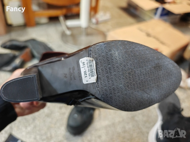 Страхотни дамски боти Cate Gray 39 номер , снимка 10 - Дамски боти - 52248336