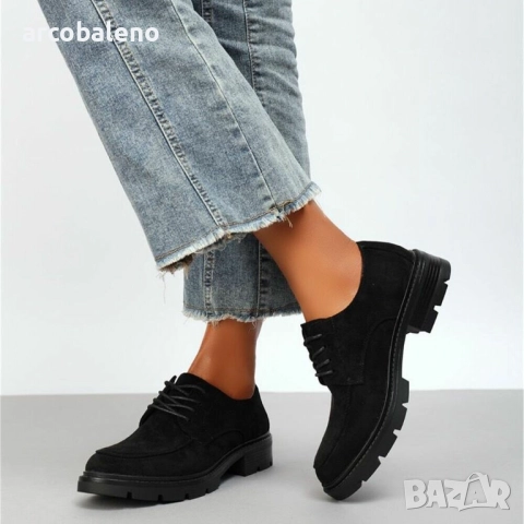 Дамски обувки с връзки 