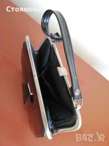 Стара малка черна чанта от лак с портмоне , снимка 8 - Чанти - 30017957