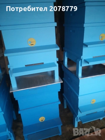 Производител на пчелни кошери 