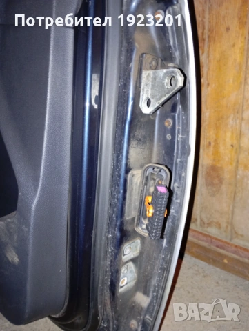 Врата предната лява за голф мк5 производство 2003-2008г., снимка 6 - Части - 53113992