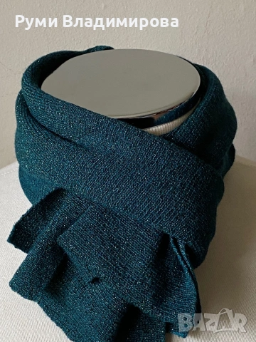 Тъмнозелен, блестящ шал In wear, снимка 2 - Шалове - 53909892