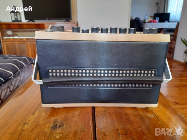 Старо радио,радиоприемник Геолог #3, снимка 3 - Антикварни и старинни предмети - 38593662