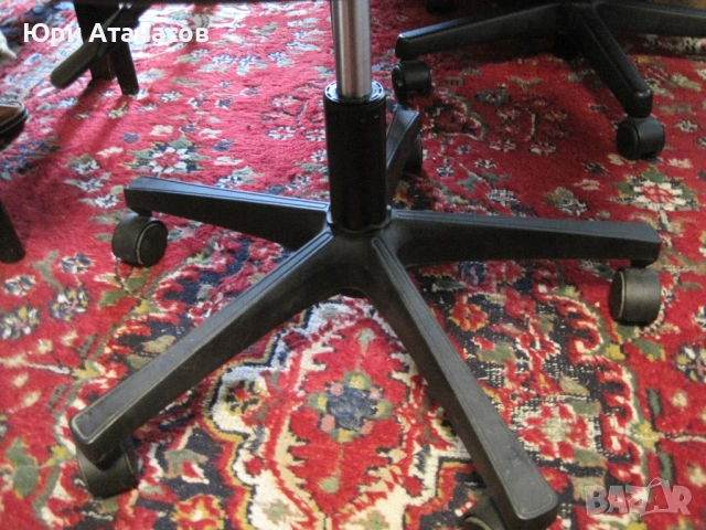 Офис стол, снимка 2 - Столове за офис - 54008836