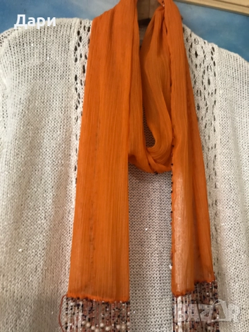 ЛОТ БЯЛА ДАМСКА ЖИЛЕТКА,ШАЛ И ОЩЕ ЕДНА ЖИЛЕТКА, снимка 3 - Жилетки - 52105690