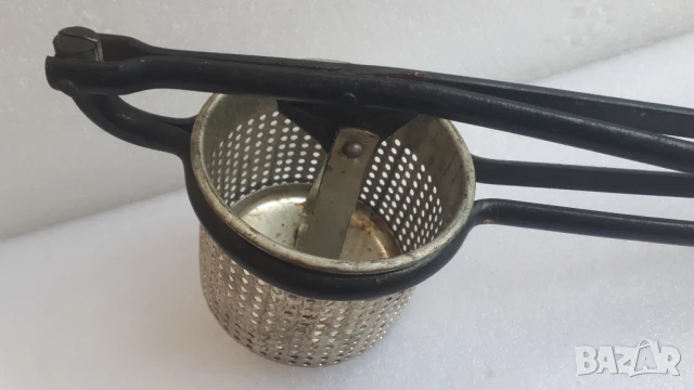 Ретро преса за картофи и други зеленчуци, снимка 3 - Прибори за хранене, готвене и сервиране - 51140974