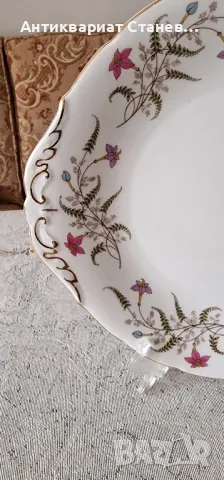 🌹Прелестна чиния Paragon с много цветя 

Чинията е от костен порцелан 

, снимка 2 - Чинии - 50143352