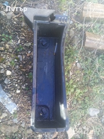 Шкафчета за багажник Тойота ярис , снимка 2 - Части - 31556019