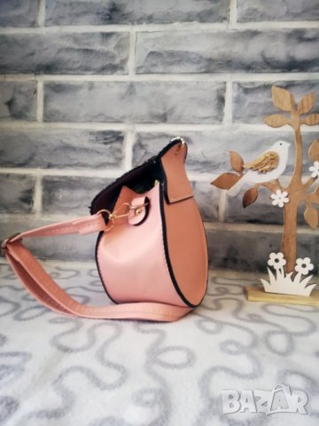 Малка твърда дамска чанта Addison с метална дръжка – тип халка и дълга дръжка. Розов цвят, снимка 5 - Чанти - 31413334