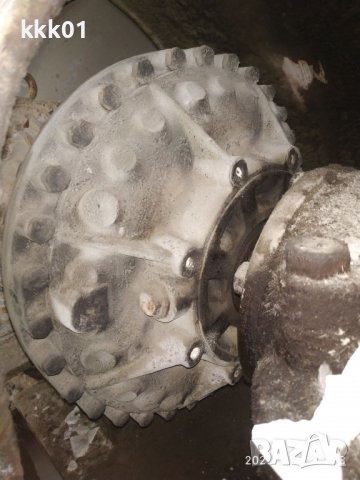 Редуктор РДЦ 650 куплиран с ел.двигател 18.5кВ/1465об.мин., снимка 4 - Други машини и части - 37225606