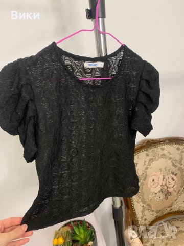 Кроп-топ в размер S, снимка 8 - Корсети, бюстиета, топове - 44654426